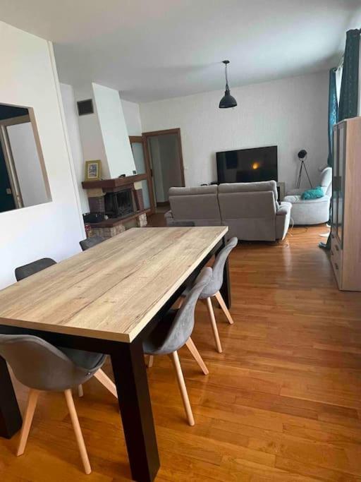 Manornella, Beaux Volumes, Grand Garage Ideal Mas Du Clos *